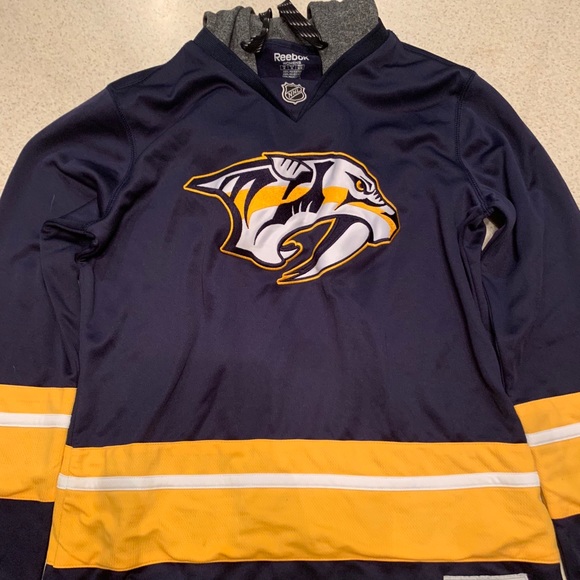 nashville predators women's sweatshirt